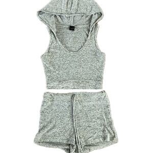 The Clas-sic 2 Piece Cropped Shorts Set Size M Heather Gray